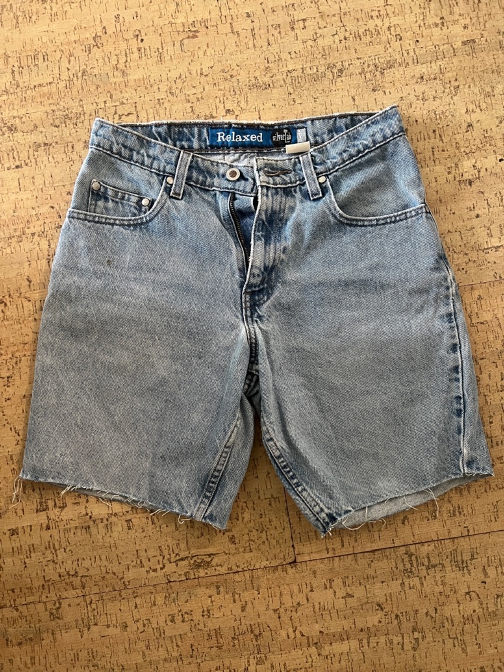 Vintage Levi’s Silvertab Relaxed fit cutoff denim shorts size 29 light wash